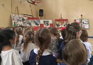 akademia z okazji 11 Listopada_1