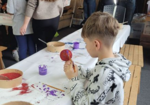 dzieci w fabryce bombek_5