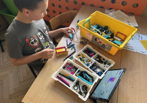 warsztaty robotyczne z dinozaurami_2