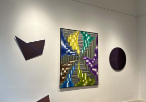 uczniowie w galerii sztuki_8